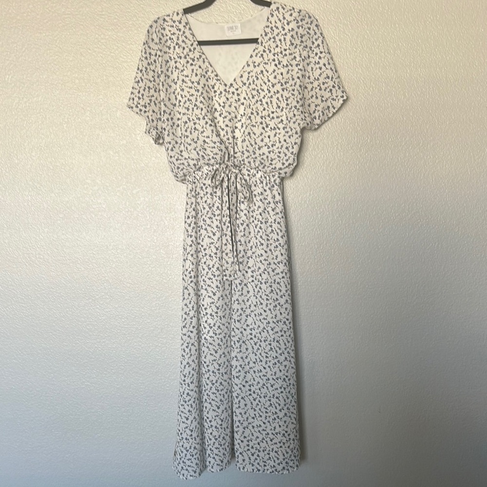 Elegant White Floral Dress